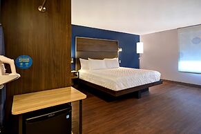 Tru by Hilton Concord