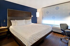 Tru by Hilton Concord