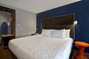 Tru by Hilton Concord