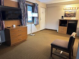 Sidney James Mountain Lodge