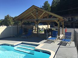 Sidney James Mountain Lodge