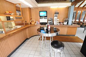 Sidney James Mountain Lodge