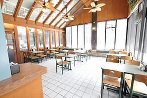 Sidney James Mountain Lodge