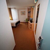 ibis Chartres Ouest Luce