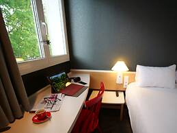 ibis Chartres Ouest Luce