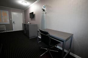 Alpha Inn & Suites