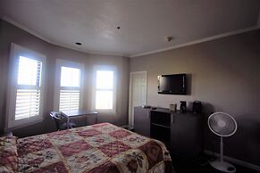 Alpha Inn & Suites