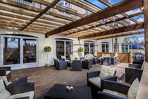 The Three Swans Hotel, Market Harborough, Leicestershire