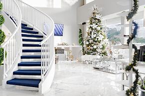 Palazzo Lakeside Hotel