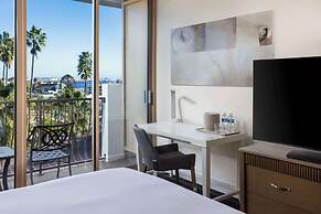 DoubleTree by Hilton San Diego Bayside