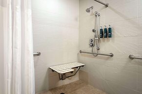 DoubleTree by Hilton San Diego Bayside