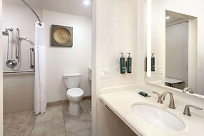 DoubleTree by Hilton San Diego Bayside