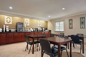 Baymont by Wyndham Kansas City KU Medical Center