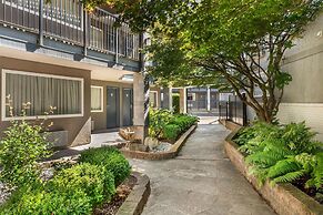 Best Western Plus Burnaby Hotel
