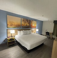 Days Inn by Wyndham Shawnee