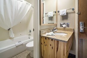 Best Western Golden Spike Inn & Suites