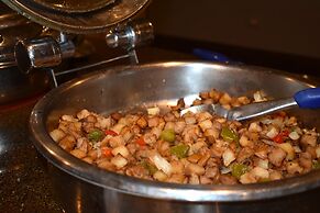 DoubleTree by Hilton Chicago - Oak Brook