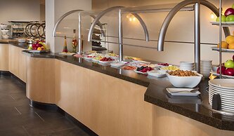 DoubleTree by Hilton Chicago - Oak Brook