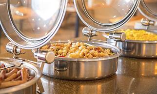 DoubleTree by Hilton Chicago - Oak Brook