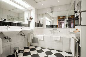 Golden Tulip Hotel Central