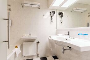 Golden Tulip Hotel Central