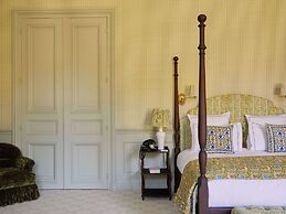 Abbaye des Vaux De Cernay by Paris Society