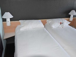 ibis Rochefort