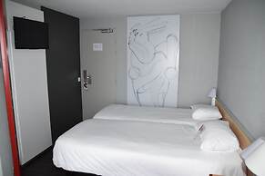 ibis Rochefort