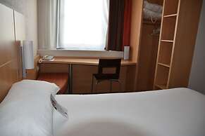 ibis Rochefort