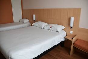 ibis Rochefort