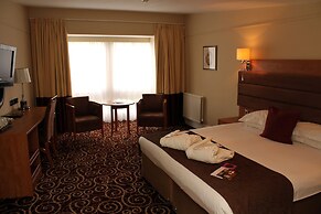 Legacy Rose and Crown Hotel