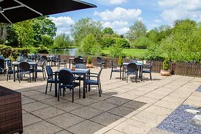 Legacy Rose and Crown Hotel