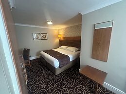 Legacy Rose and Crown Hotel