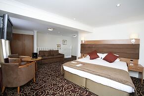 Legacy Rose and Crown Hotel
