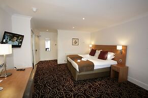 Legacy Rose and Crown Hotel