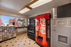 Kings House Motor Hotel