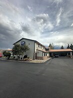 Alpine Inn & Suites