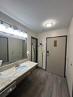Alpine Inn & Suites
