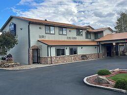 Alpine Inn & Suites