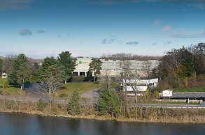 Holiday Inn & Suites Marlborough by IHG