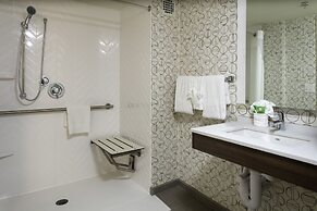 Holiday Inn & Suites Marlborough by IHG