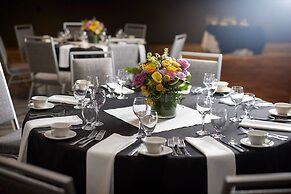 Holiday Inn & Suites Marlborough by IHG