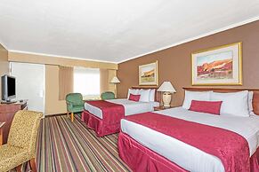 Days Inn & Suites by Wyndham Logan