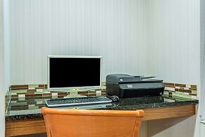 Days Inn & Suites by Wyndham Logan