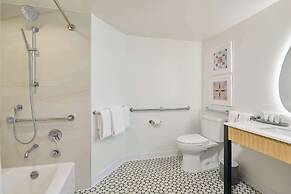 OUTRIGGER Waikiki Paradise Hotel