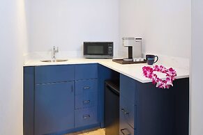 OUTRIGGER Waikiki Paradise Hotel