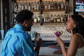 OUTRIGGER Waikiki Paradise Hotel