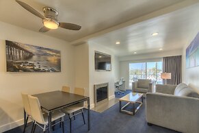Oceanside Marina Suites