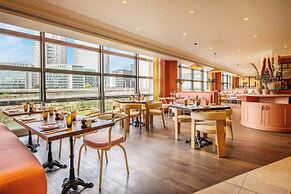 Renaissance Paris La Defense Hotel