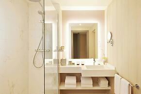 Renaissance Paris La Defense Hotel